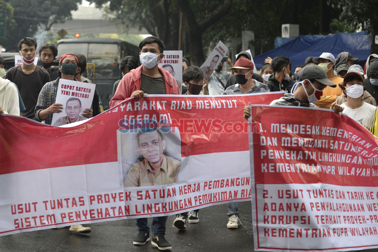 Geram Desak Menteri...