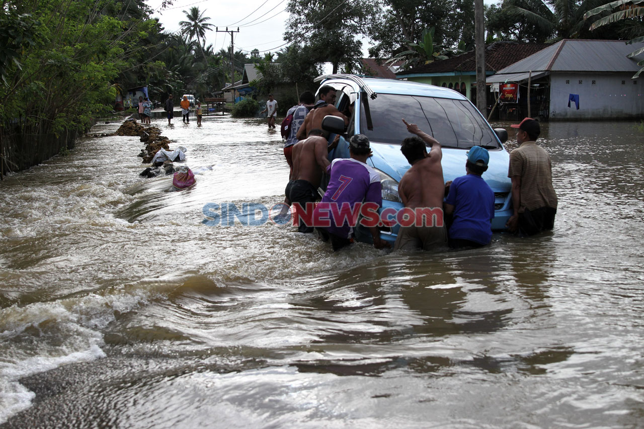 Banjir Rendam 18 Kecamatan...