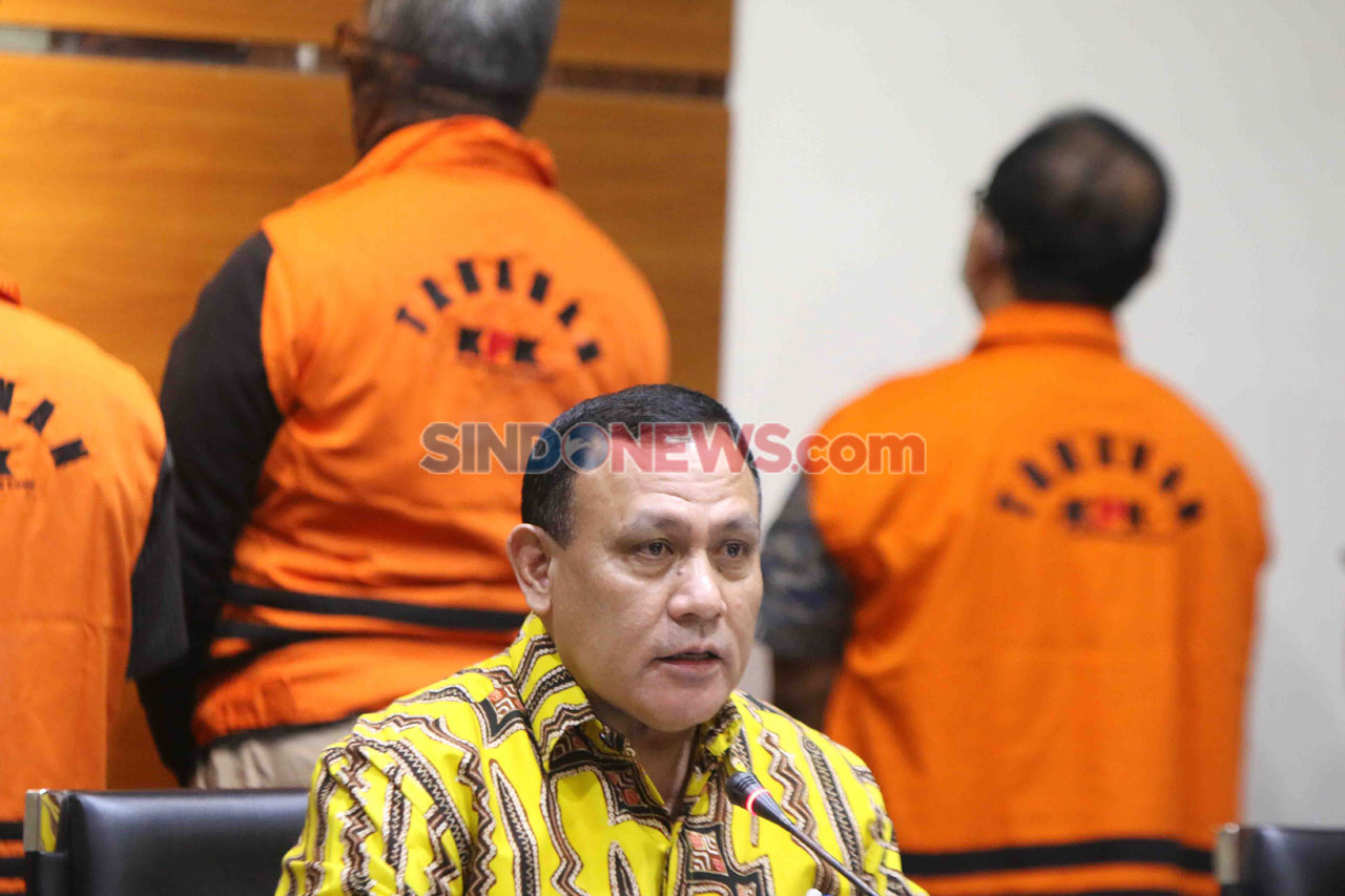 KPK Tahan Lima Tersangka...