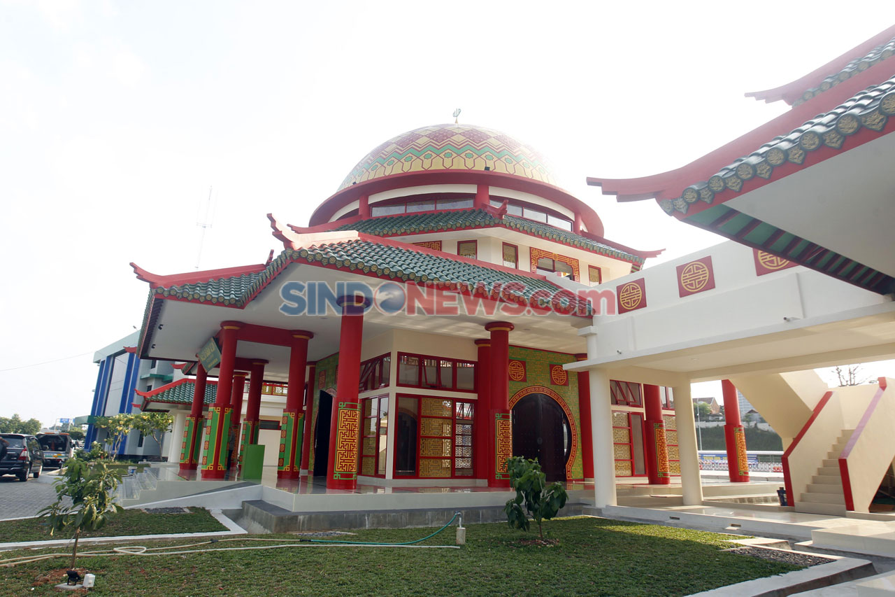 Masjid Babah Alun Desari,...