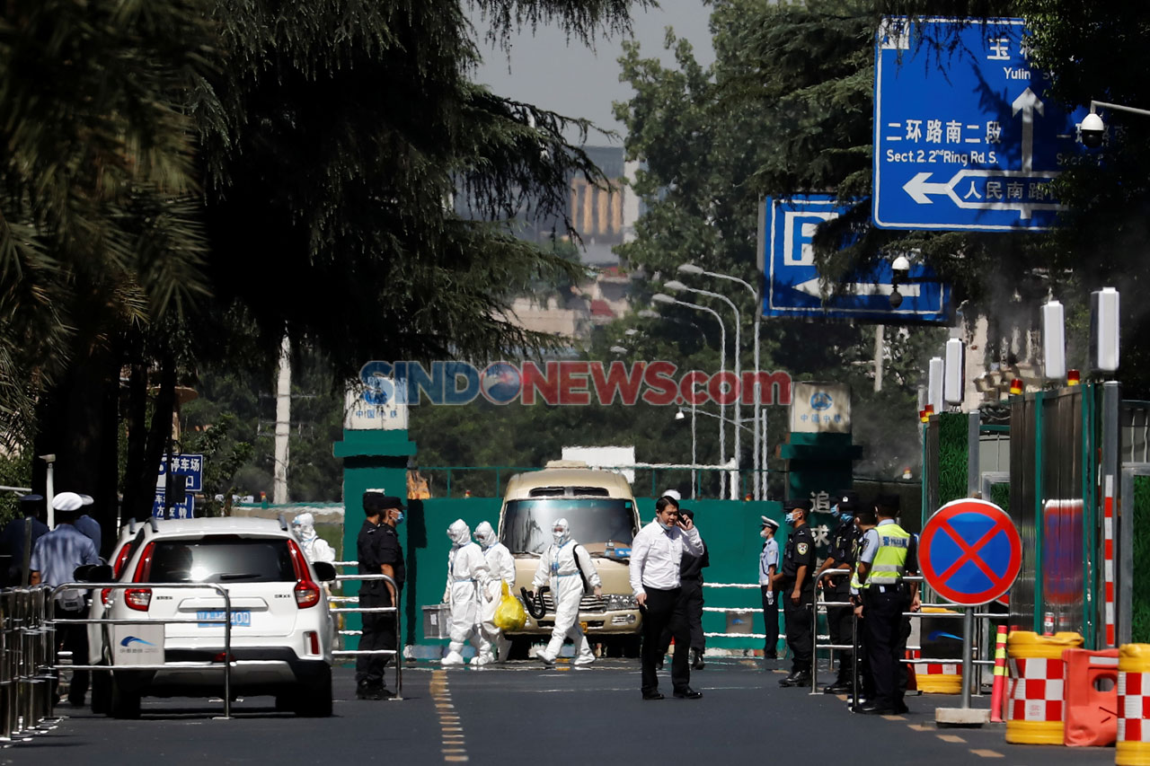 Pemerintah China Tutup...