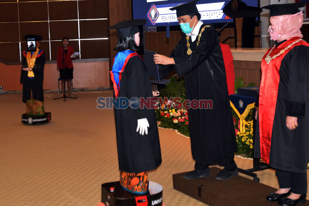 Di Tengah Pandemi Covid-19,...
