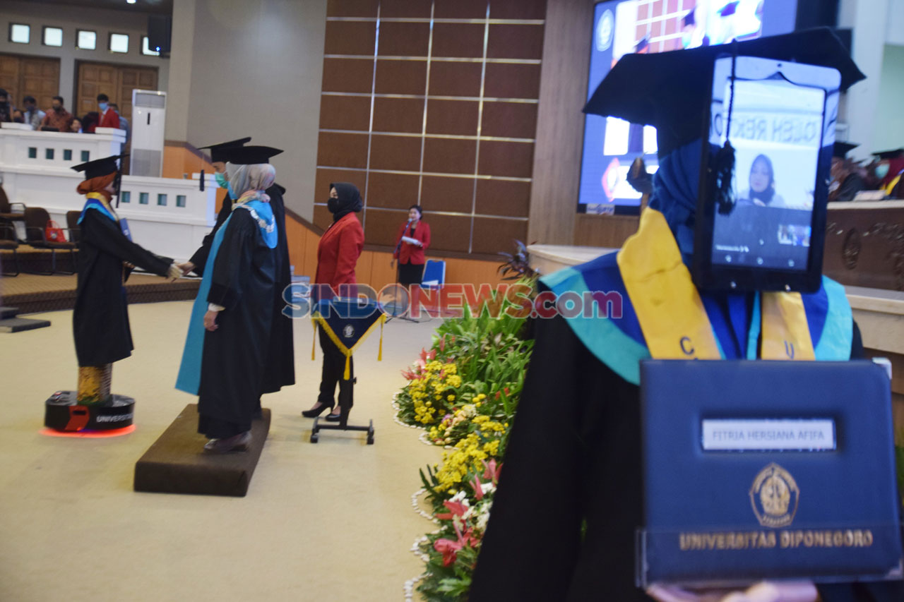 Di Tengah Pandemi Covid-19,...