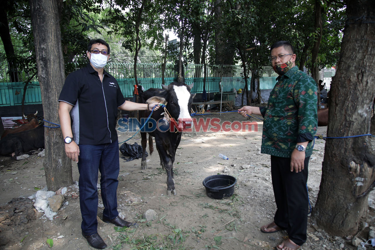 MNC Peduli Serahkan...