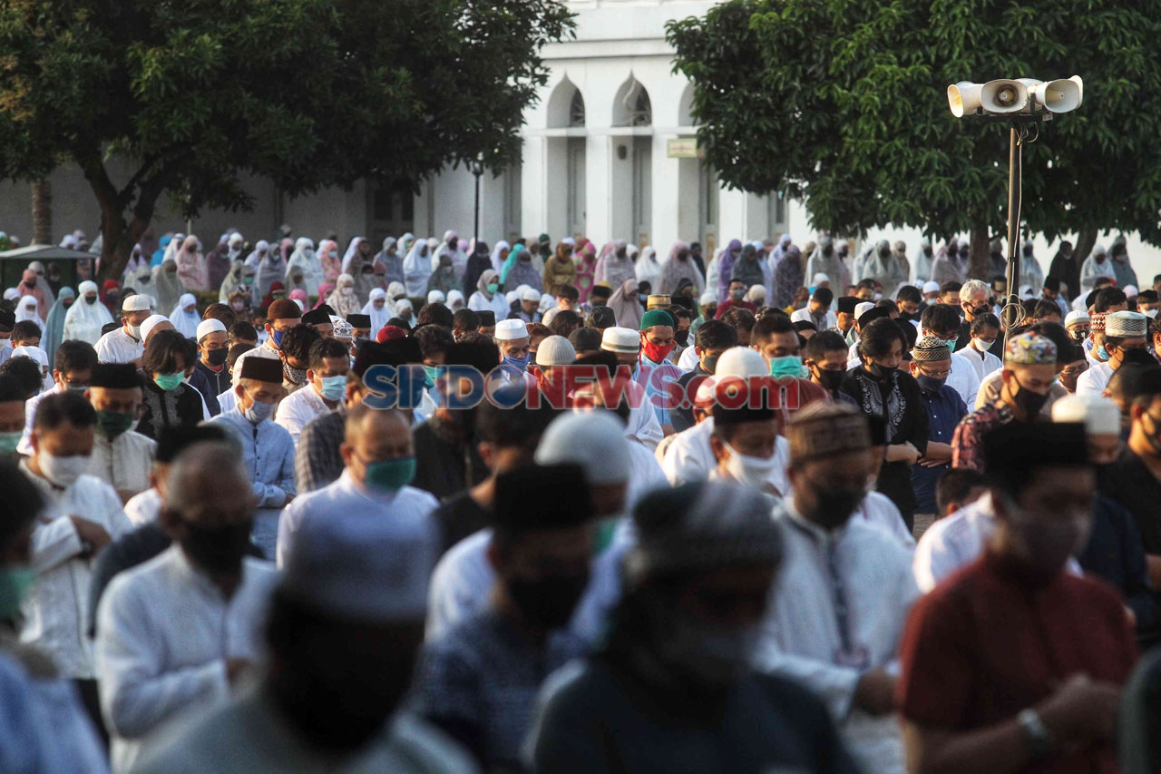 Ribuan Umat Muslim Hadiri...