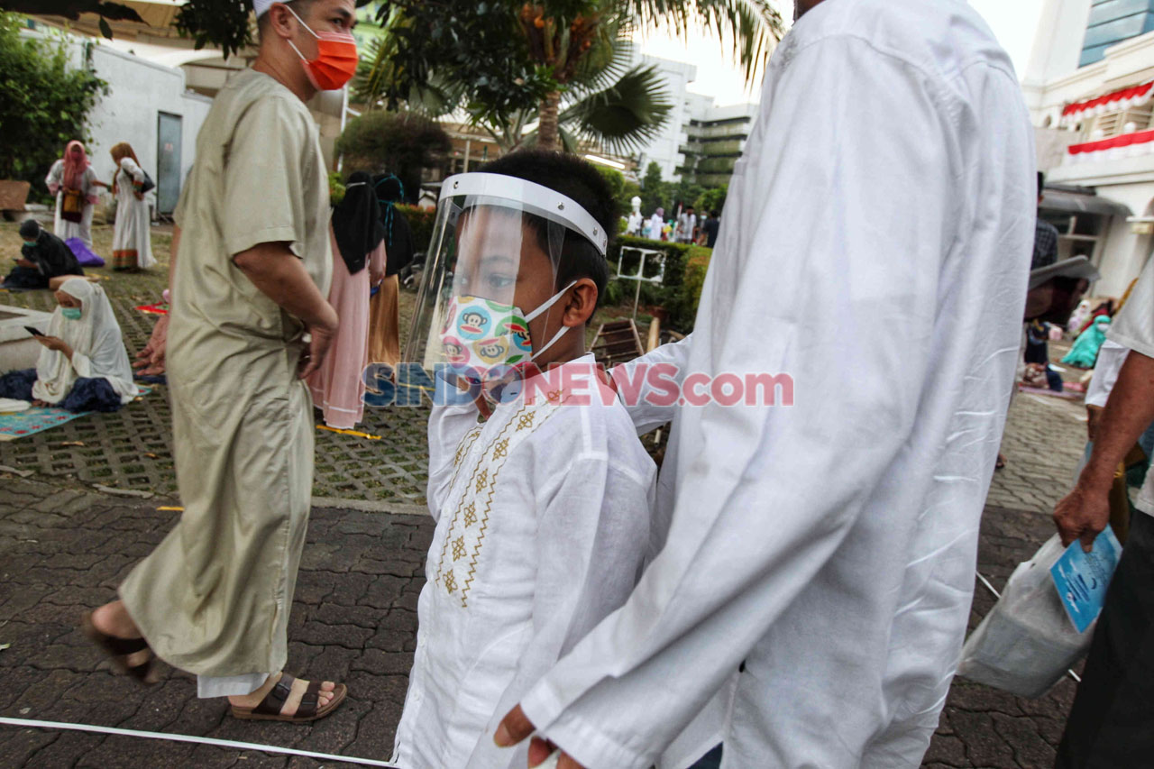 Ribuan Umat Muslim Hadiri...