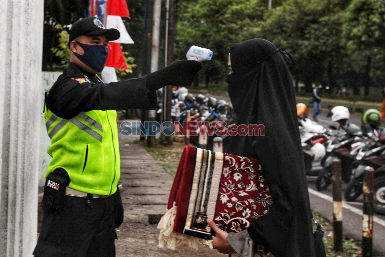 Ribuan Umat Muslim Hadiri...