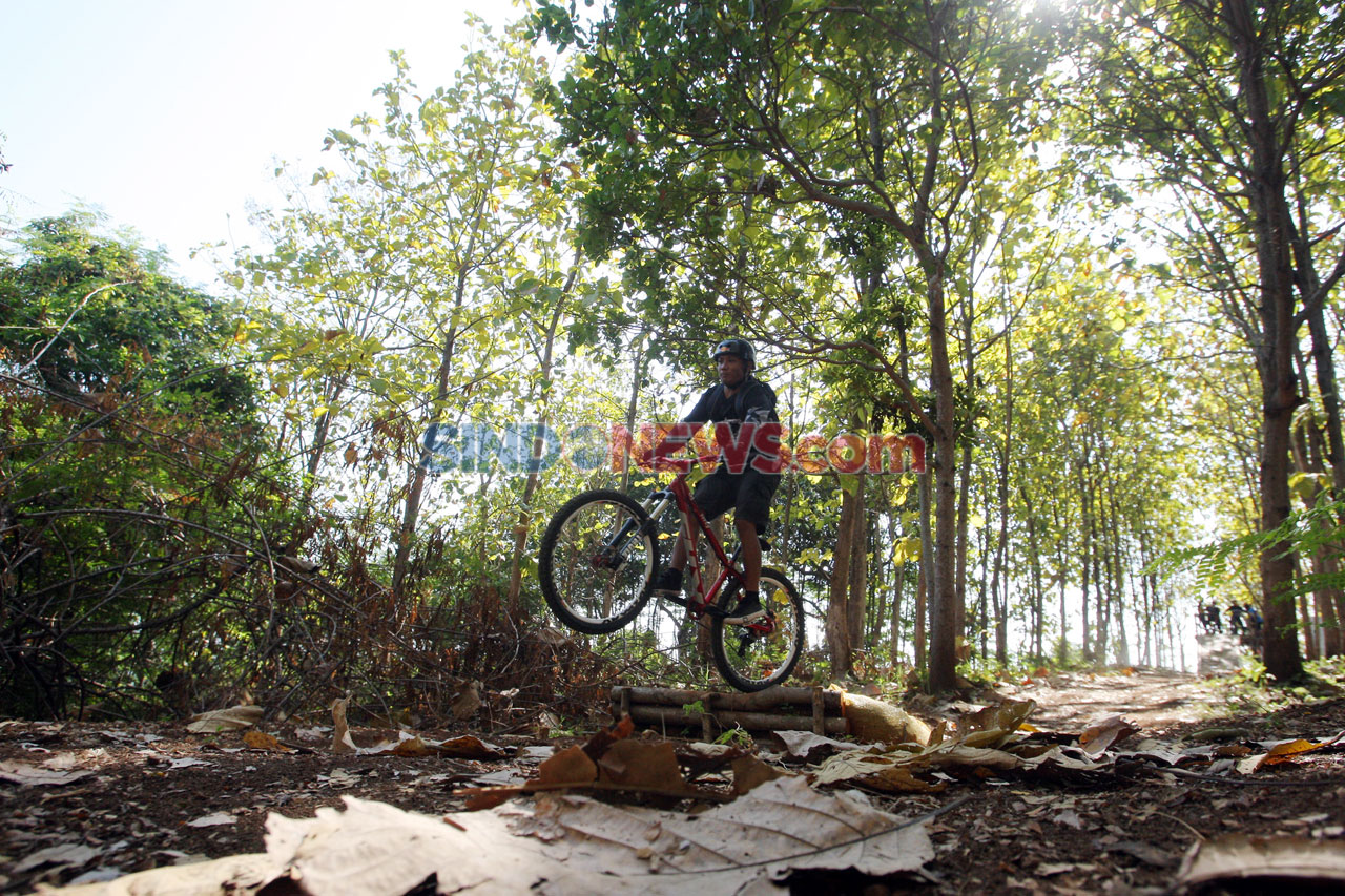 Ratusan Bikers Ramaikan...