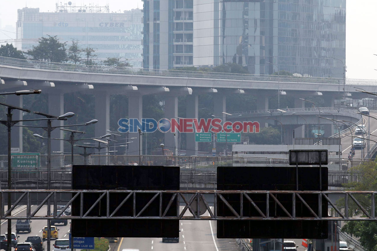 Proyek LRT di Jakarta...