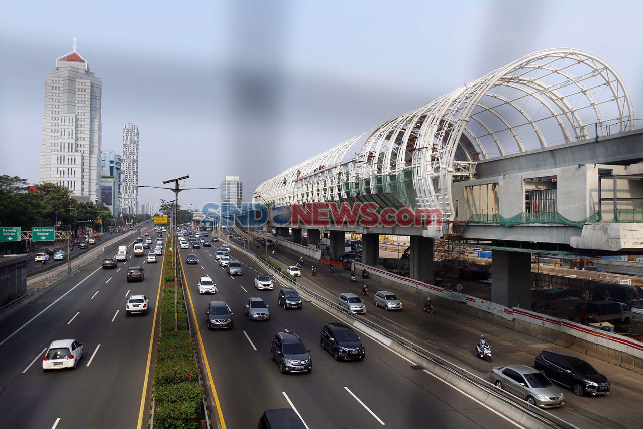 Proyek LRT di Jakarta...