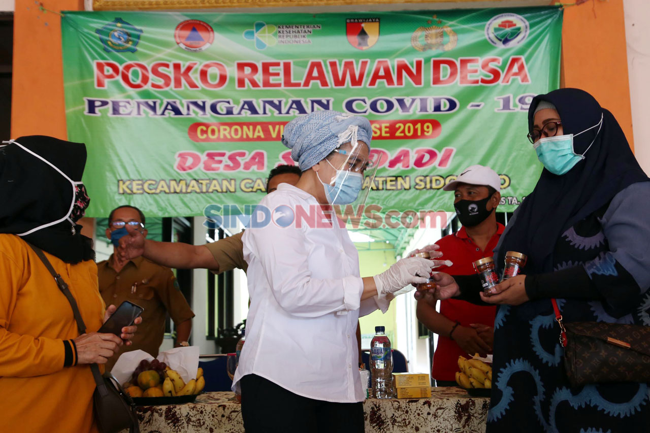 Indah Kurnia Serahkan...