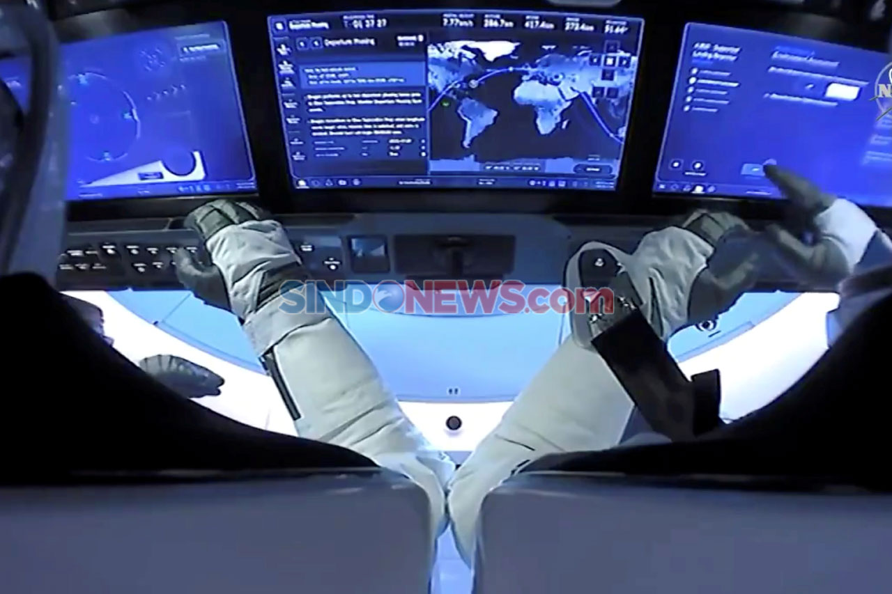 Kapsul SpaceX Mendarat...