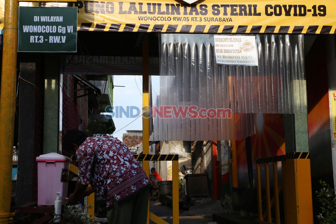 Warga Wonocolo Surabaya...