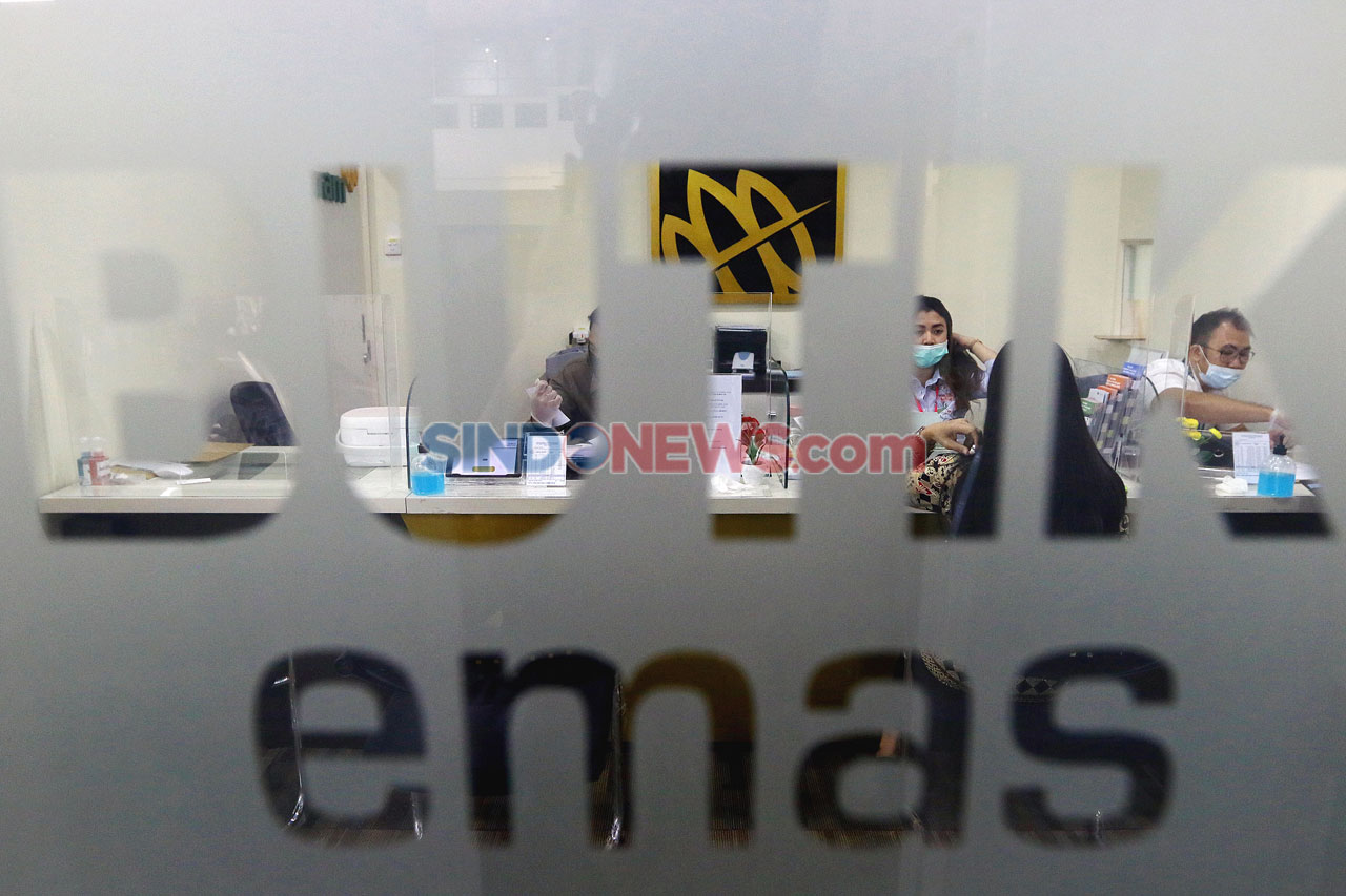 Harga Emas Antam Tembus...