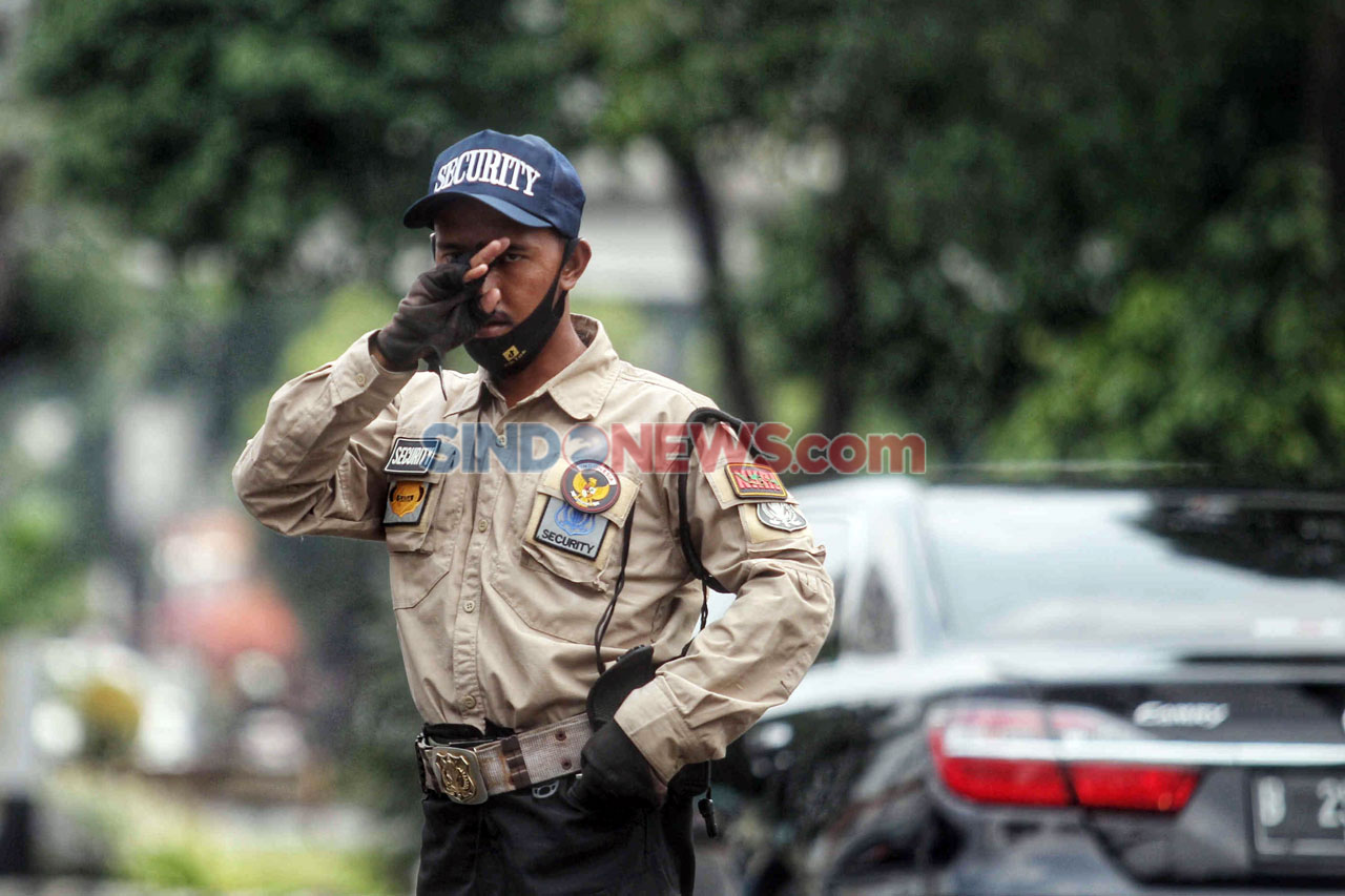 Menyambangi Theo Si...