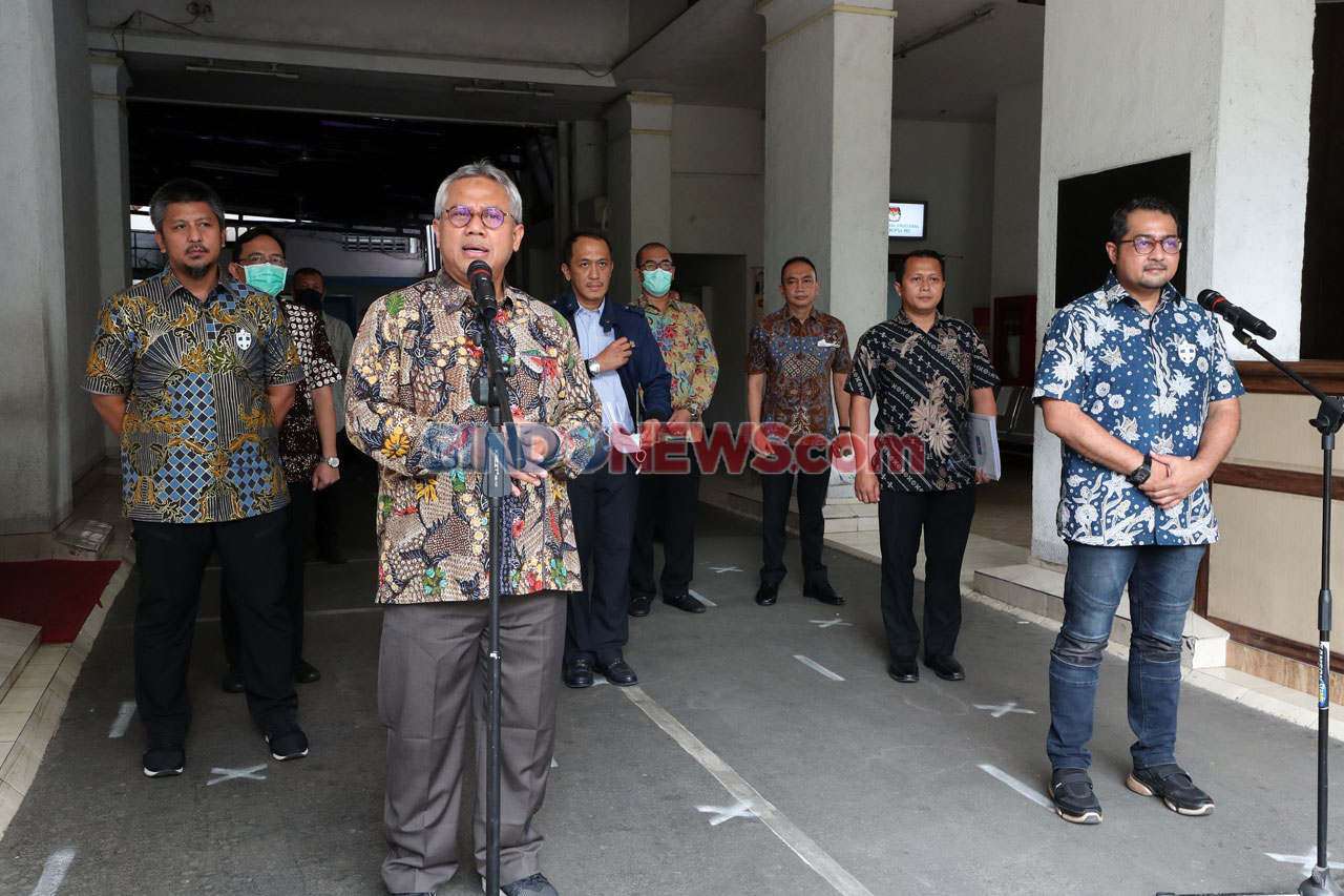 Partai Demokrat Serahkan...