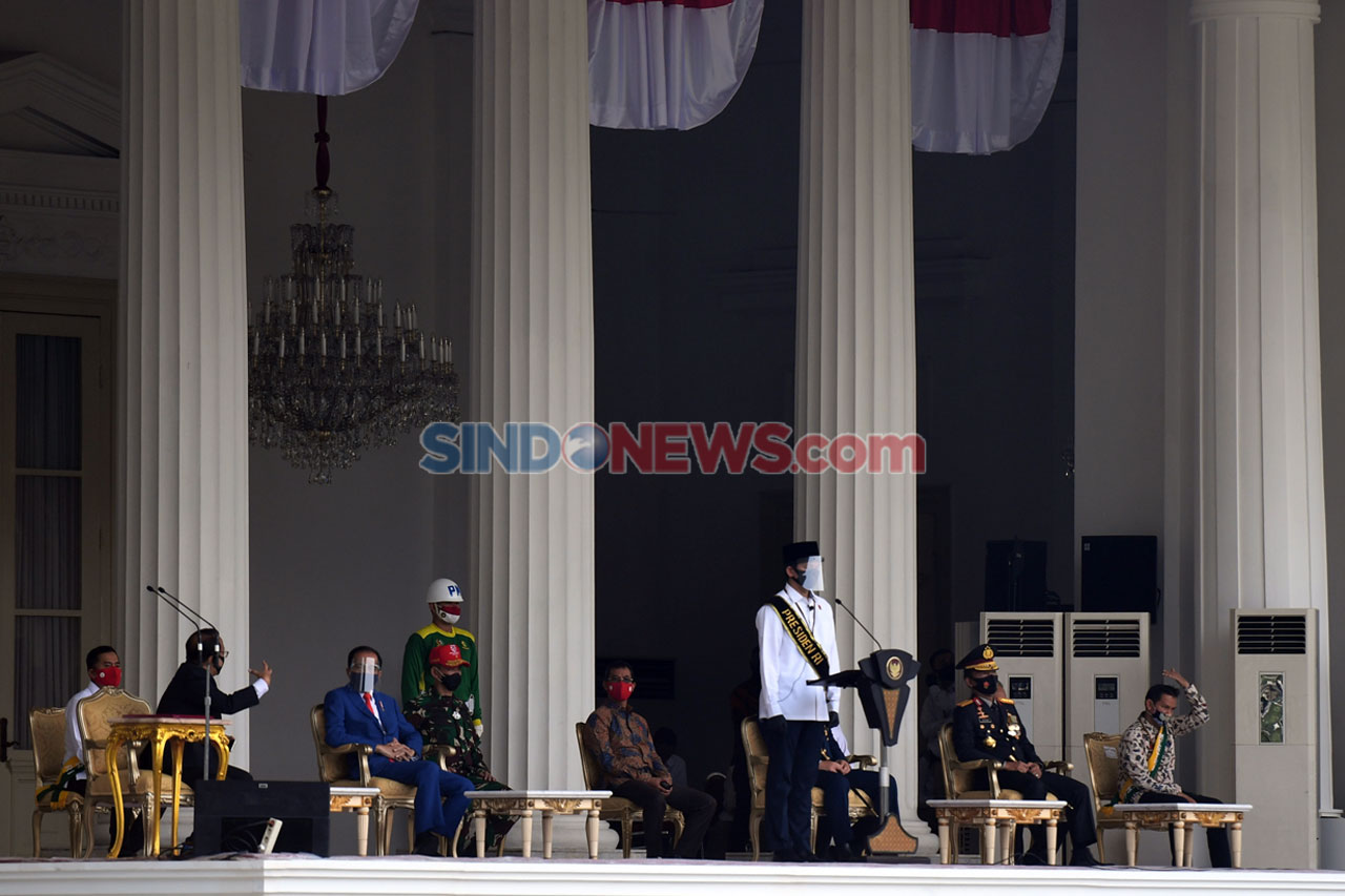 Presiden Jokowi Tinjau...