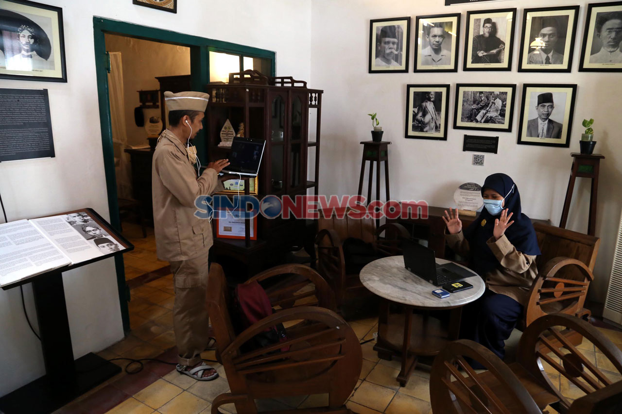 Guru SD Mengajar Daring...