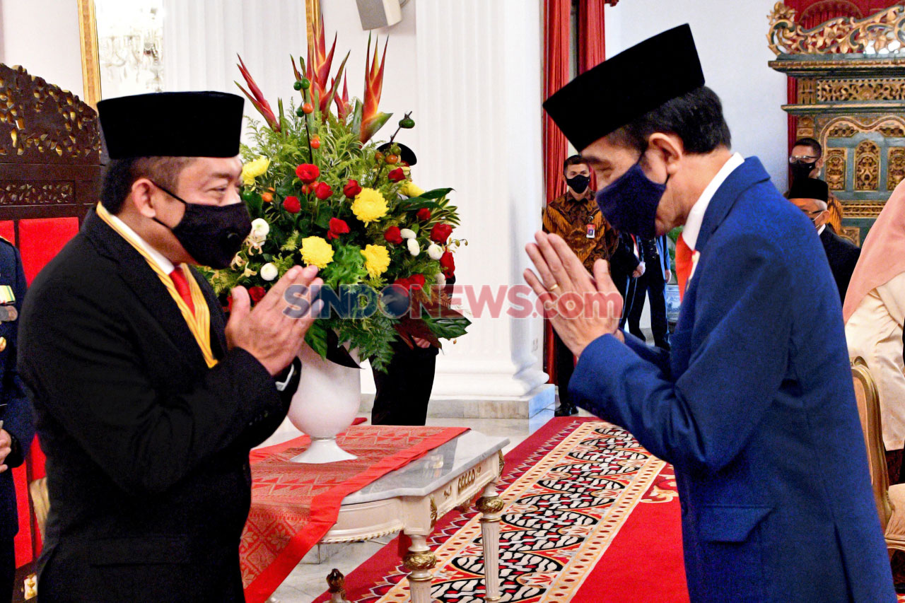 Dirut Telkom Ririek...