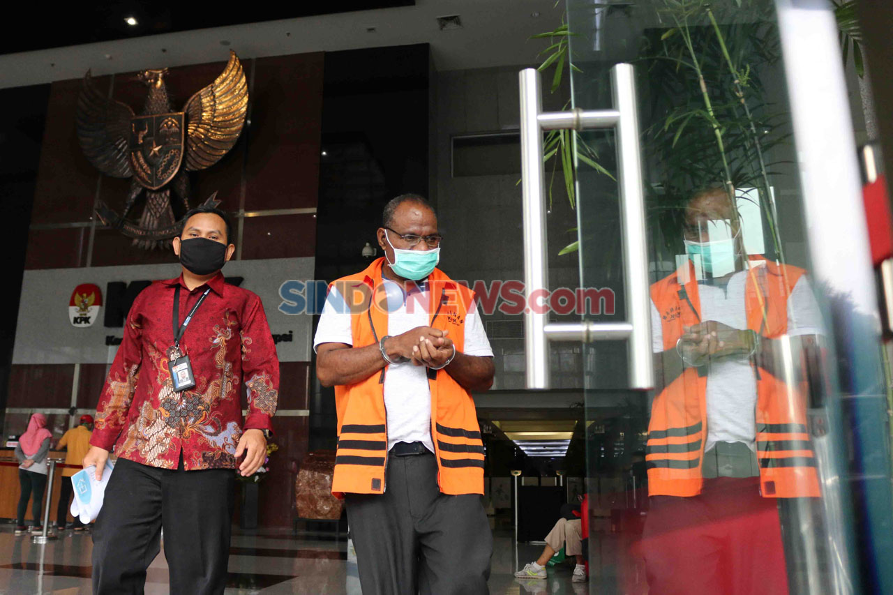 KPK Lanjutkan Pemeriksaan...