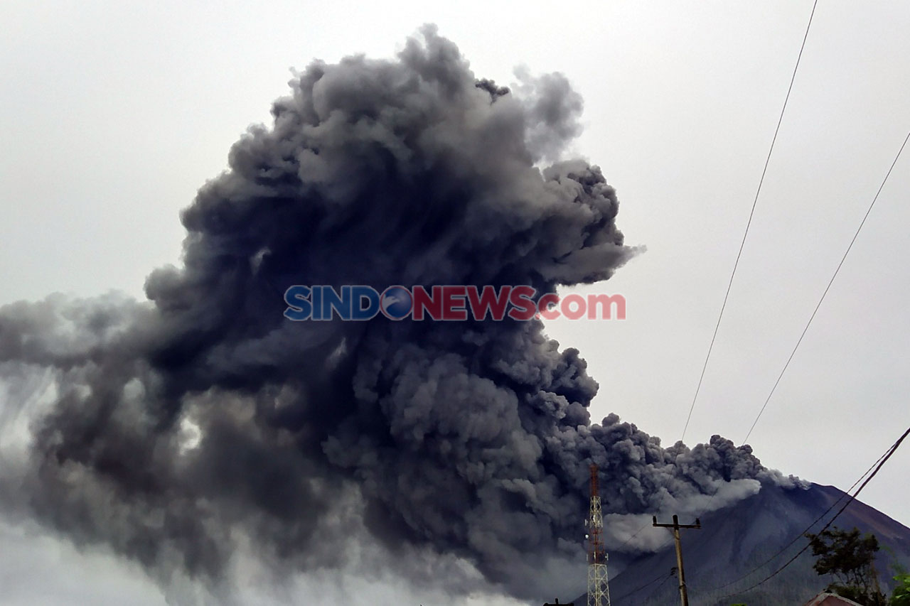 Gunung Sinabung Terus...