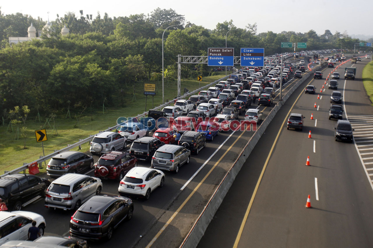 Libur Akhir Pekan, Jalur...