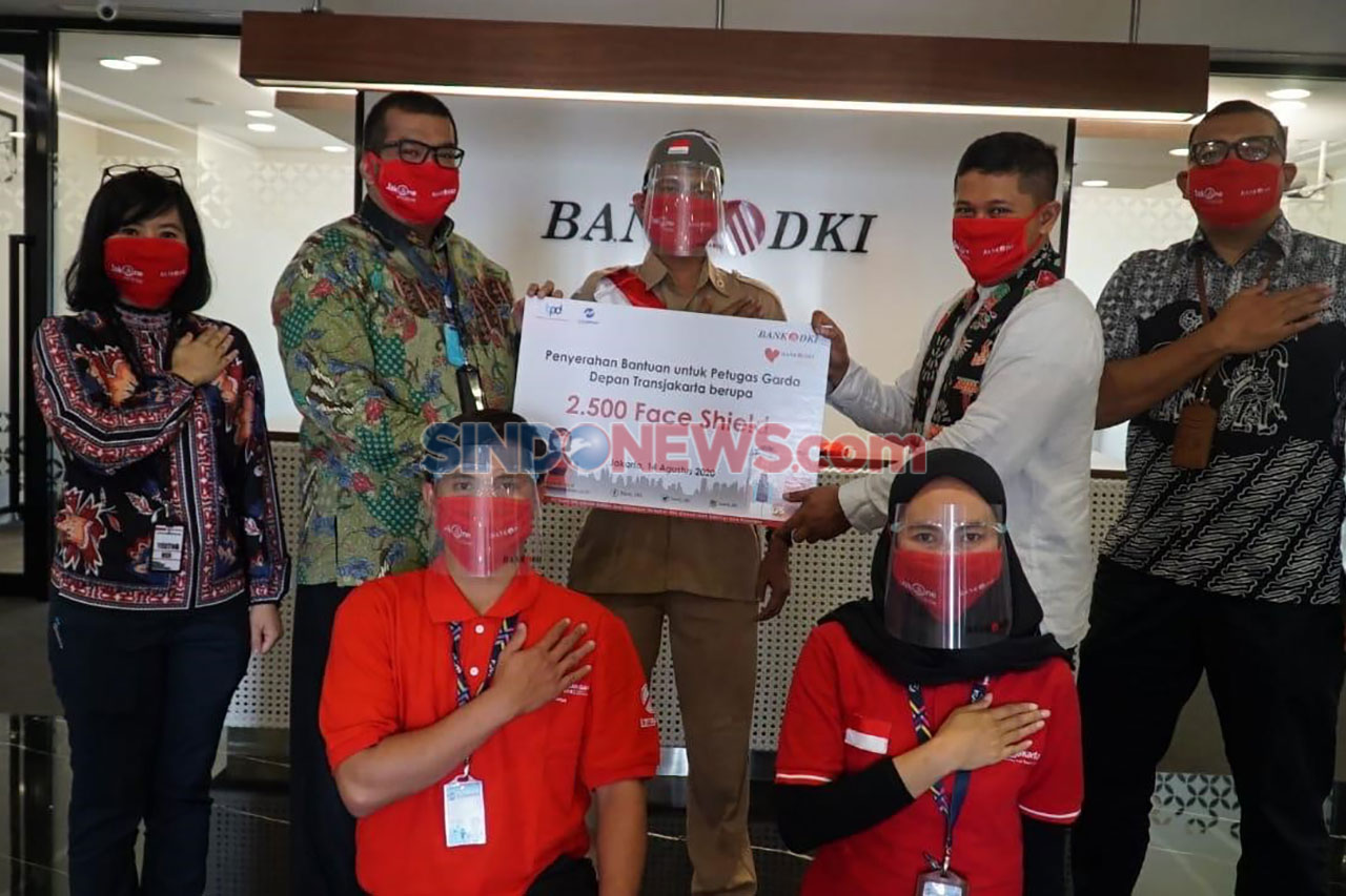 Ribuan Faceshield untuk...