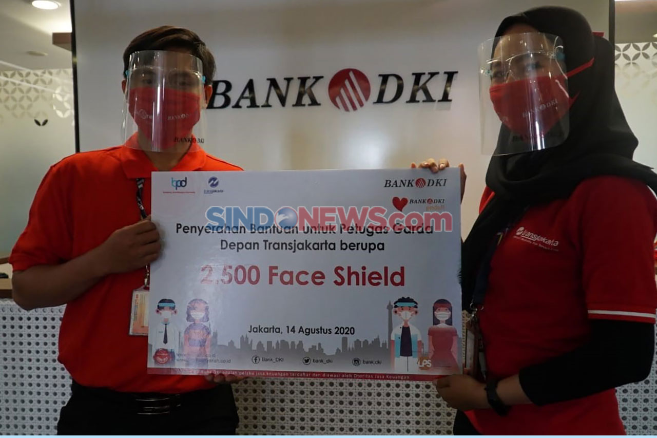 Ribuan Faceshield untuk...