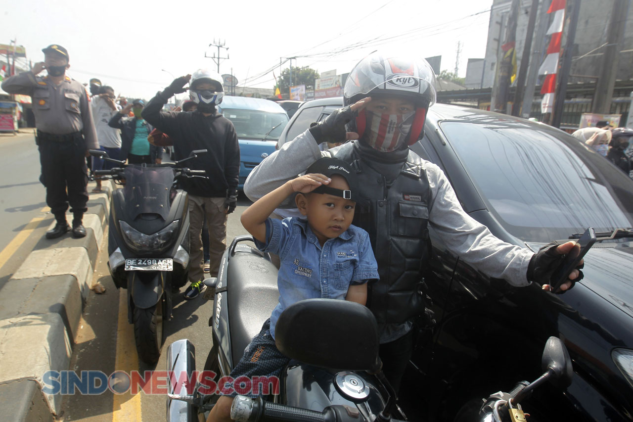 Turun dari Kendaraan,...