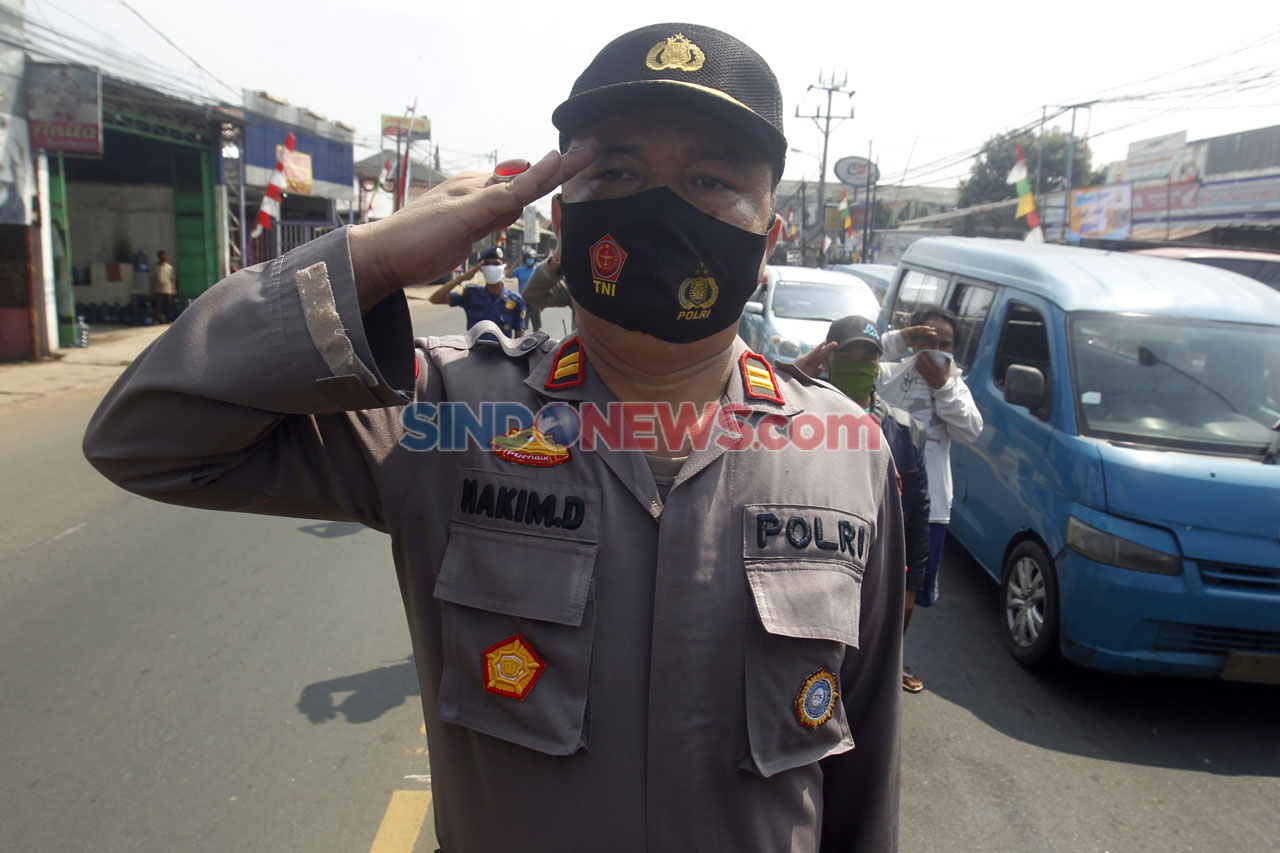 Turun dari Kendaraan,...