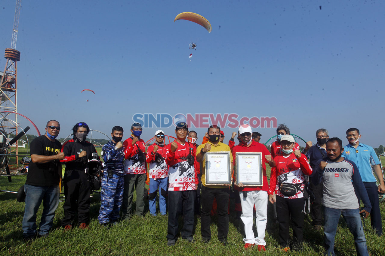 8 Pilot Paramotor Indonesia...