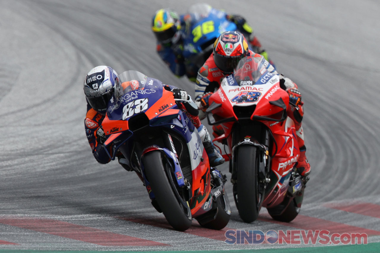 Pembalap KTM Tech3 Miguel...