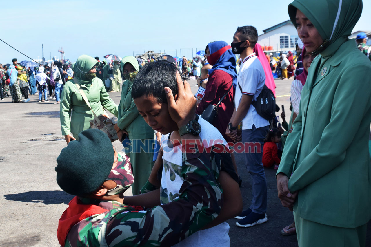 Ratusan Prajurit Yonif...