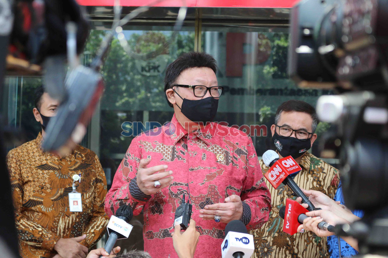 Sejumlah Menteri dan...