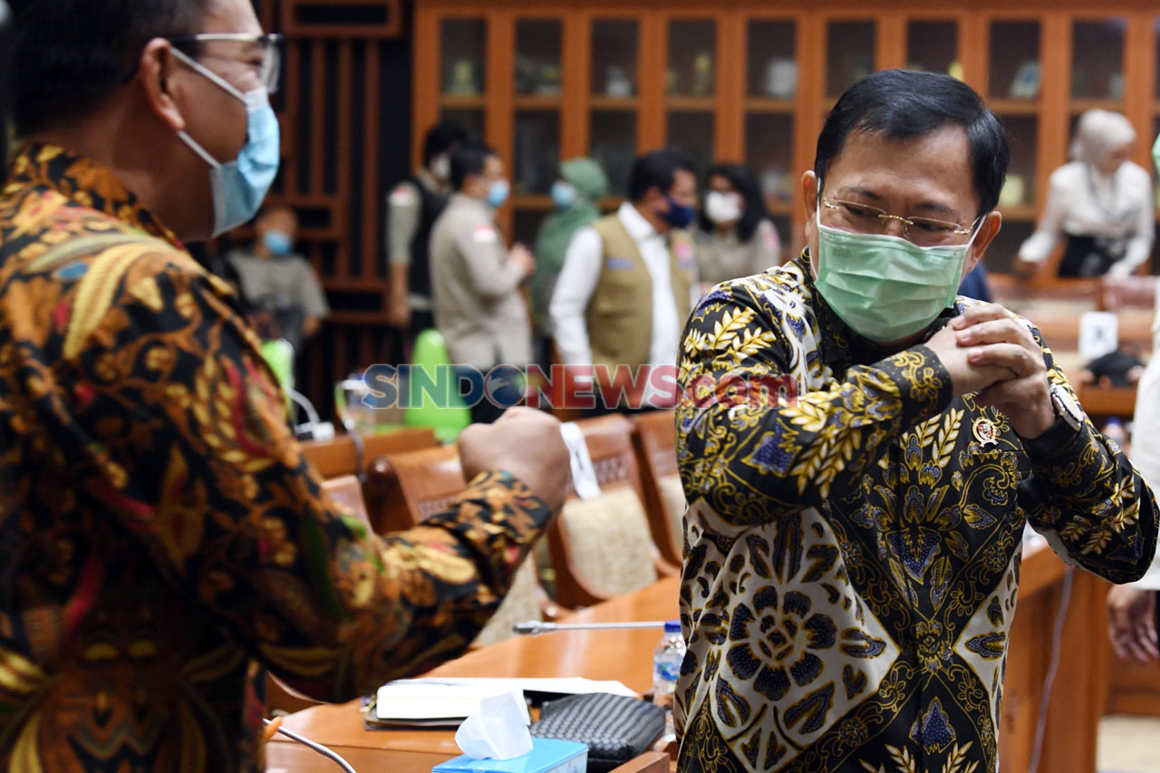 Menkes Terawan dan Erick...