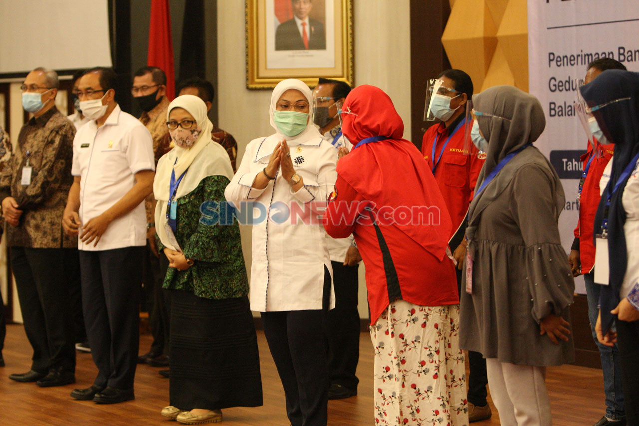 Menaker Saksikan Penandatanganan...