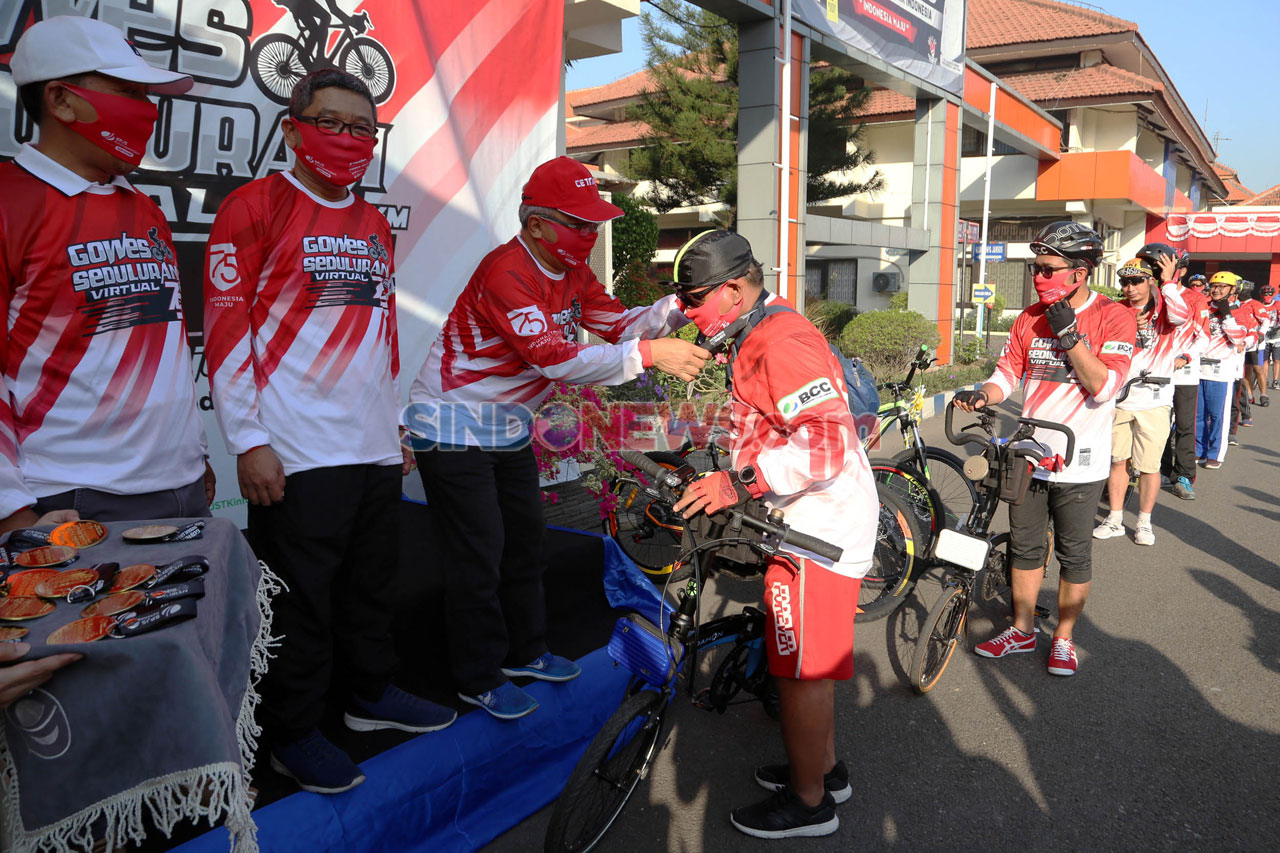 Ratusan Peserta Gowes...