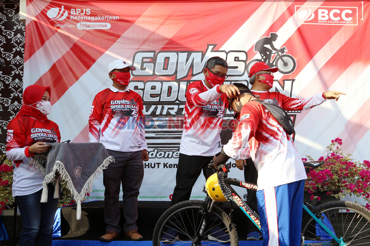 Ratusan Peserta Gowes...