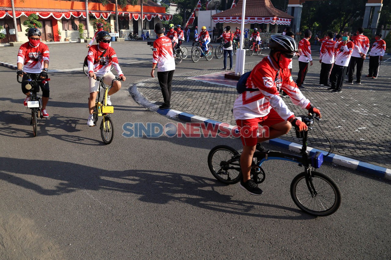 Ratusan Peserta Gowes...