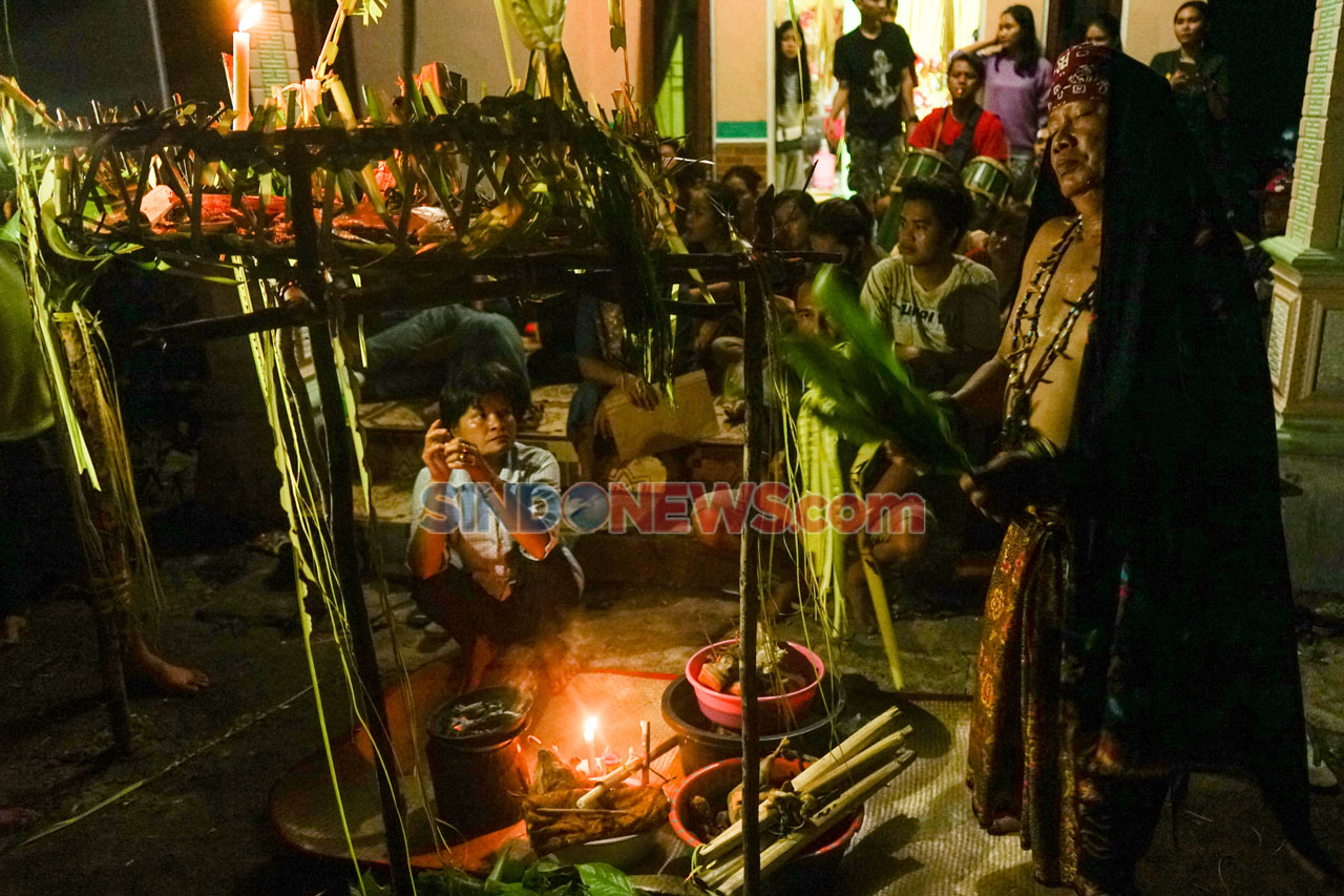Suku Dayak Lawangan...