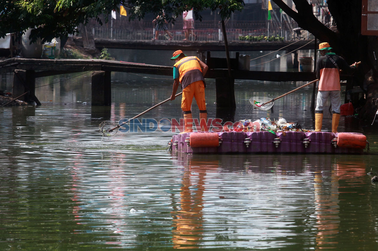Sungai di Jakarta Masih...