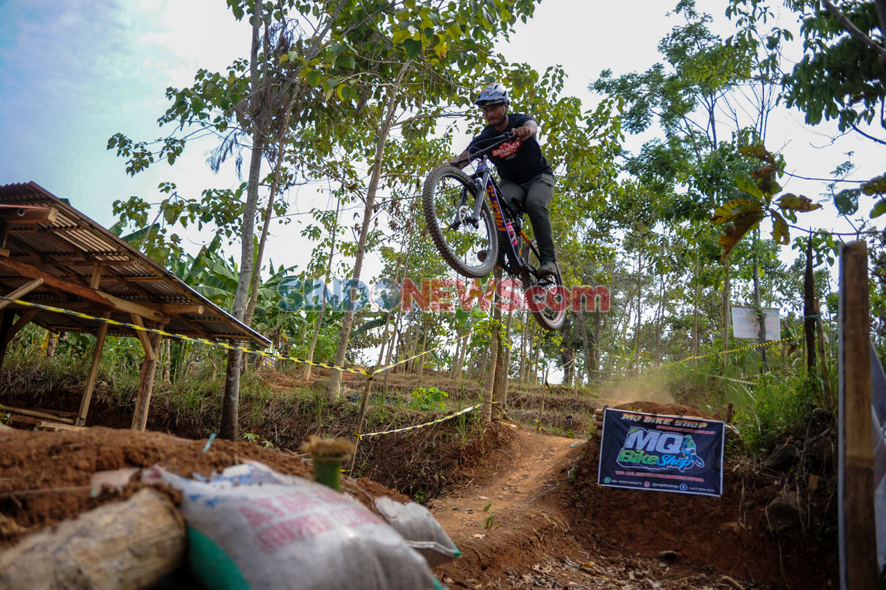 Atlet Downhill Jabar...
