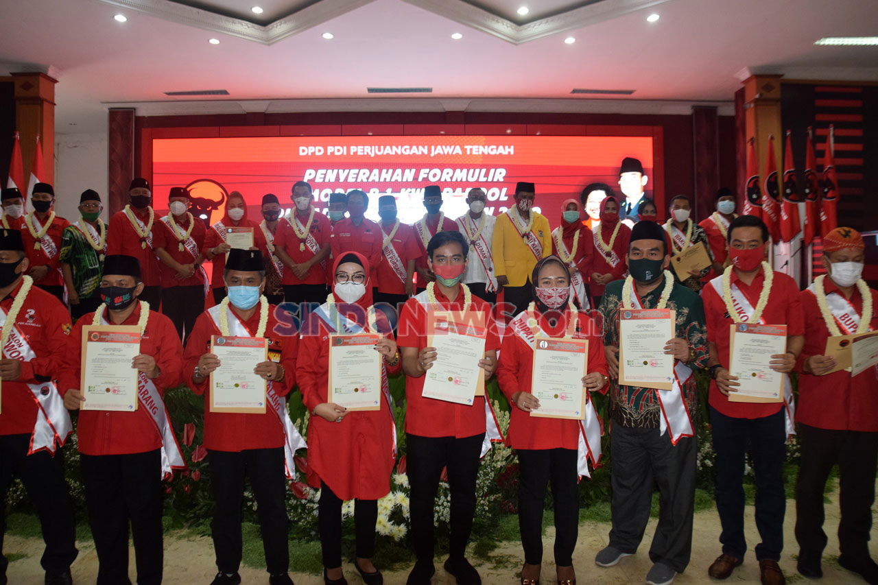 DPD PDIP Jateng Serahkan...