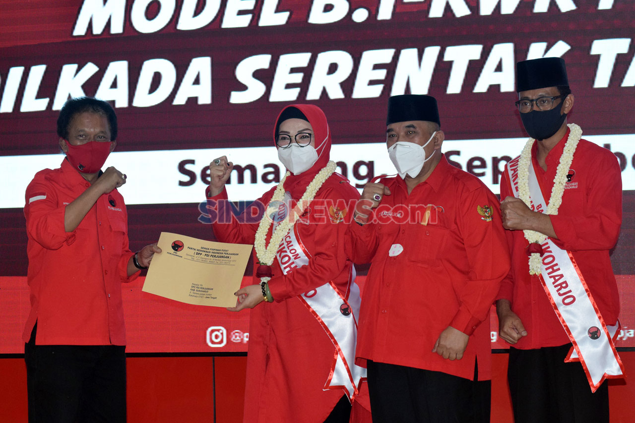 DPD PDIP Jateng Serahkan...