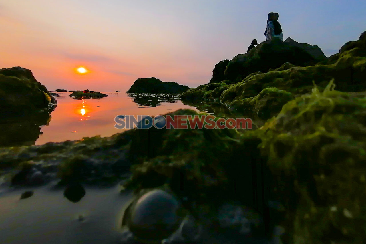 Berburu Sunset di Pantai...