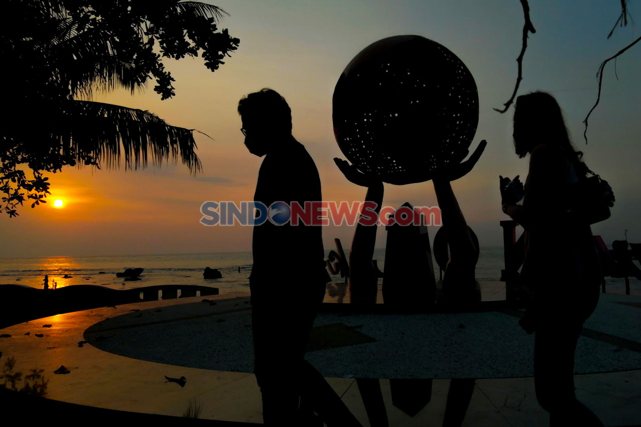 Berburu Sunset di Pantai...