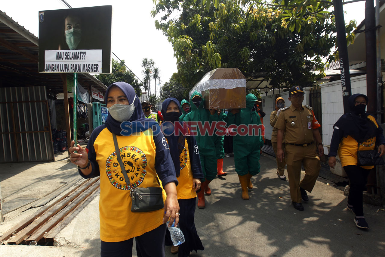 Sosialisasi Bahaya Corona,...