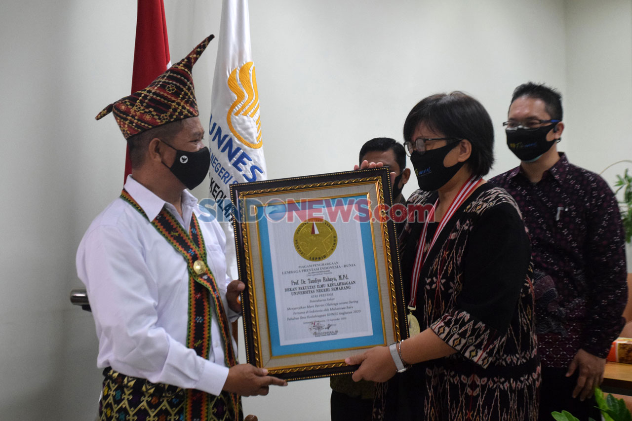 856 Mahasiswa Baru FIK...