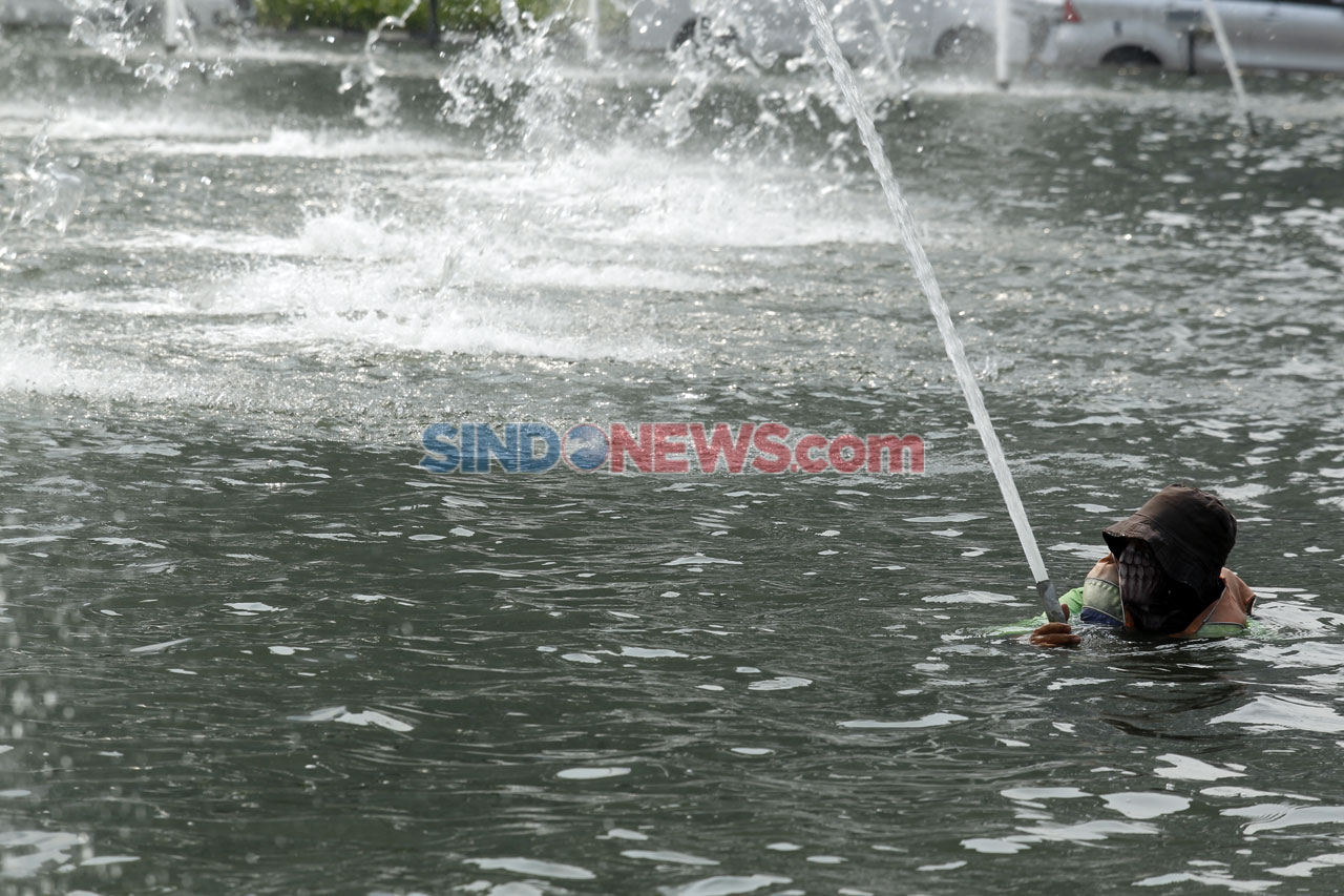 Perawatan Kolam Air...