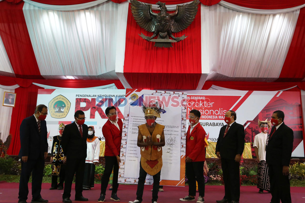 Ribuan Mahasiswa Baru...
